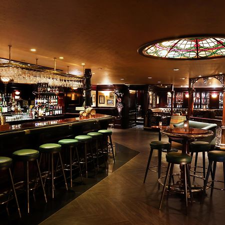 Intercontinental Grand Stanford Hong Kong By Ihg Exterior foto Interior of the bar